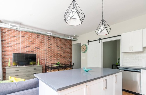 Beasley Appartement | SimplyComfort. Stylish 2Br Apartment in the Heart of Hamilton