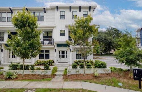 Mount Pleasant Maison | Sincerely Shem- 7 min to Beach and Dtwn