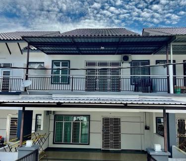 Mersing Maison | SingBeach holiday house
