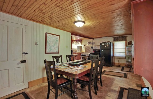 Morris Cabine | Singing Waters Camp