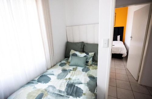 Govan Mbeki Maison | 1 Bedroom Guest Room No Loadshedding Shared House