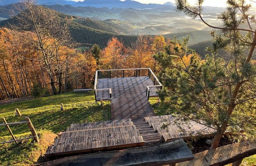 Zalec Lit Et Petit-Déjeuner | Single bedroom with balcony and idyllic view surrounded by nature