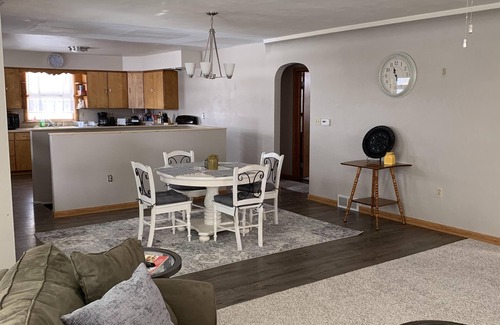 Dickeyville Maison | Maison unifamiliale, récemment rénovée!