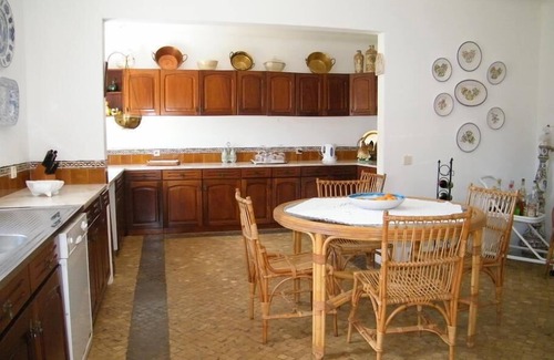 Monte Raposo Villa | Villa de plain pied, piscine, WiFi, tennis de table, grand jardin, 10 Pax