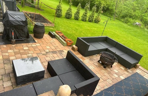 Perkasie Maison | SINGLE HOME IN BUCKS - CLOSE TO DOYLESTOWN, HIGHWAYS, 1HR TO PHL 1.5HRS TO NYC