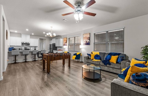 Lincoln Park Maison | Single-level Home Game Area Ideal for Long Stays