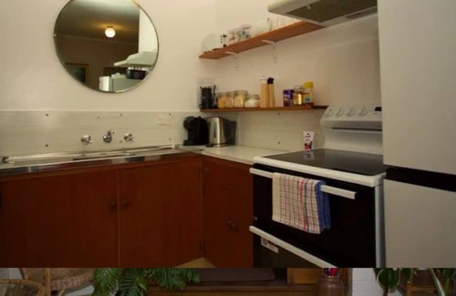Evandale Appartement | Single level shady retreat with pastoral views and access to our gardens.