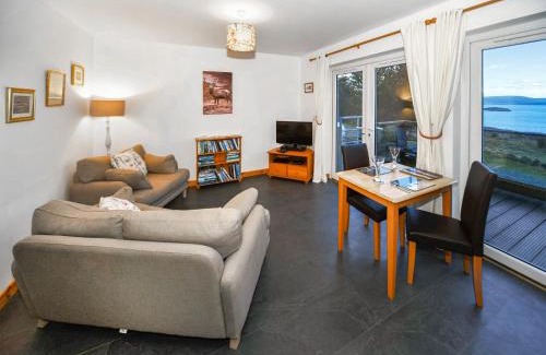 Geary Maison | Single Malt Cottage