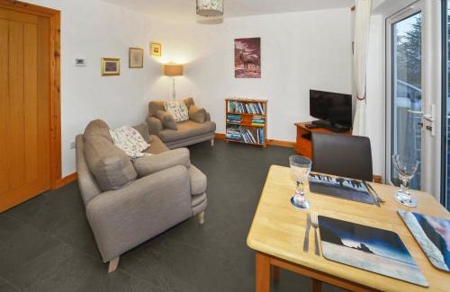Geary Maison | Single Malt Cottage