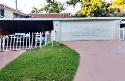 McDowall Maison | Single room in large house