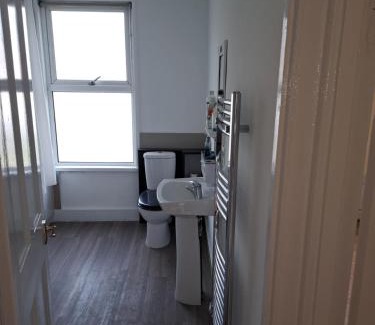 Goodmayes Maison | Single Room near London Seven Kings Train station