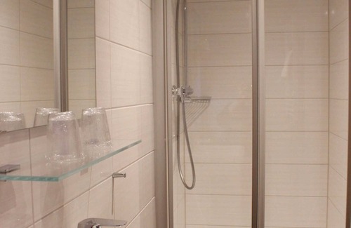 Hann. Muenden Appartement | Single room with shower /toilet, incl. Breakfast - Landgasthaus zum Krug