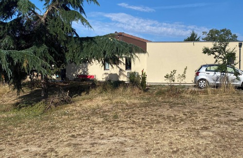 Saint-Hilaire-la-Croix Appartement | T 2 de plain-pied bucolique dans les Combrailles du Puy-de-Dôme.