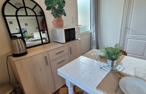 Neris-les-Bains Cabine | ♥ PLAIN PIED-QUARTIER CALME-JARDIN-dormiraneris ♥