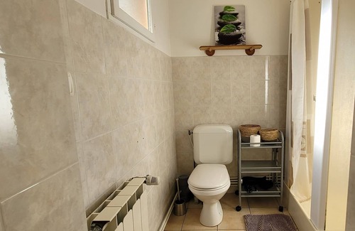 Neris-les-Bains Cabine | ♥ PLAIN PIED-QUARTIER CALME-JARDIN-dormiraneris ♥