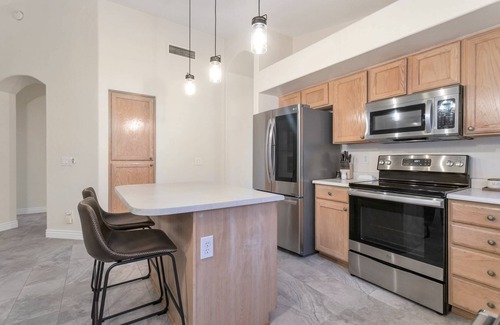 Avondale Maison | Single Story, Dog Friendly, Great Location Near Dining, Shopping + Major Sports Venues, BBQ, WIFI