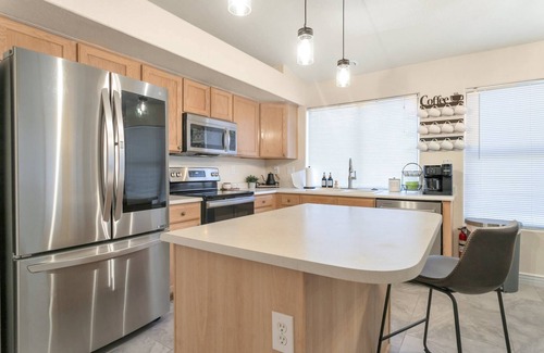 Avondale Maison | Single Story, Dog Friendly, Great Location Near Dining, Shopping + Major Sports Venues, BBQ, WIFI