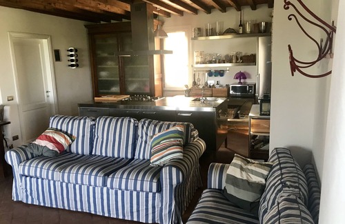 Castagneto Carducci Villa | Villa individuelle avec piscine sur la route des vins de Bolgheri.