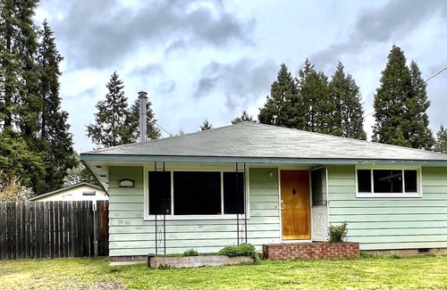Oakridge Maison | Singletrack Shack Remodeled home in the center of Oakridge