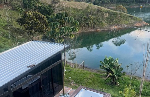 Guatape Cabine | SINPRISA "NOT RUSH "PRECIOUS CABIN! withJacuzzi, stone view, direct access to the reservoir