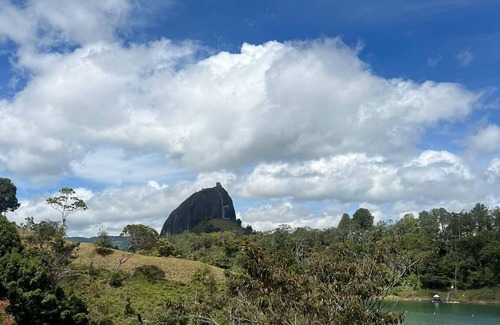 Guatape Cabine | SINPRISA "NOT RUSH "PRECIOUS CABIN! withJacuzzi, stone view, direct access to the reservoir