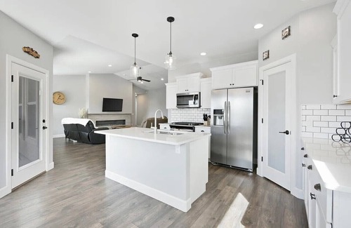 Grand Junction Maison | Sip, Stay and Ride- a charming wine themed home in Grand Junction