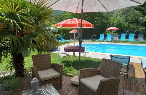 Noyers-sur-Jabron Villa | Sisteron Jabron valley architect-designed villa 2000m2 heated pool, 4 bedrooms