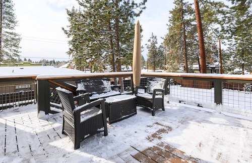 Sisters Maison | Sisters Home Upper - One bedroom/One bath - Sleeps up to 5