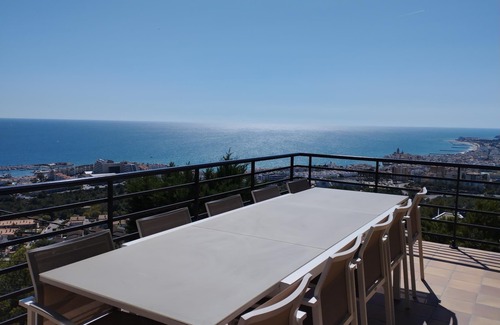 Sitges Villa | Sitges Spaces Sea View Villa-6 chamb/5 bains/2 piscines/Vue sur la mer /12 pers.