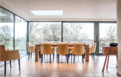 Lo-Reninge Maison | Six-Bedroom Holiday Home In Lo-Reninge