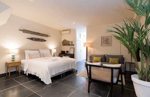 Centrum Lit Et Petit-Déjeuner | Six Boutique Hotel - Room with Bathtub and Sauna