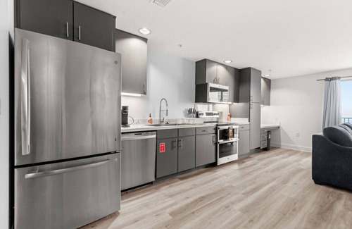 Wetmore Appartement | Six Flags/The Rim - Chic Modern Studio, King Bed