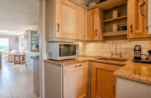 Clapton on the Hill Cottage | Sixpenny Cottage - Spectacular views near Bourton-on-the-Water