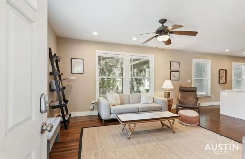 Brentwood Maison | Sizable Screened in Porch w Luxury Kitchen and Bath