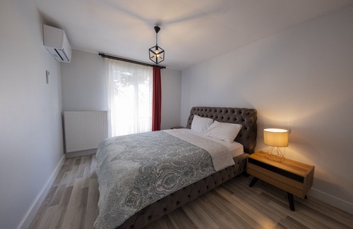 Masukiye Villa | Sizi Kartepe'nin en renkli evlerine, yorucu fazlalıklardan arınmaya bekliyoruz.