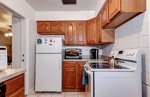 Deltona Lakes Maison | SIZZLIN' SUMMER SALE Great 2 story in Deltona, FL-Close to Beaches, parks.
