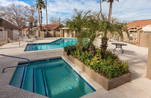Olive Square Copropriété | Maison patio parfaite à Peoria