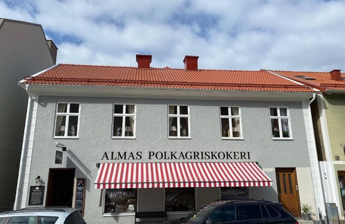 Granna Appartement | Sjöbrinken -Nyrenoverad lägenhet i centrala Gränna med utsikt över Vättern och hela Visingsö