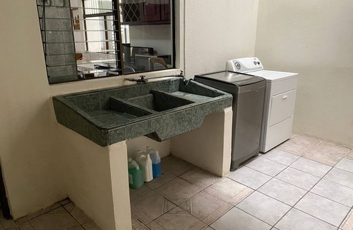 San Antonio de Belen Appartement | SJO location centered, VERY spacious and private apartment