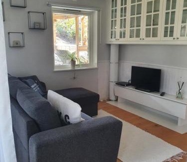 Bohus-Bjorko Appartement | Skärgårdsidyll på Björkö med gångavstånd till havet