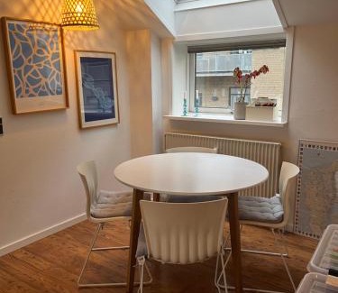 Herning Appartement | Skøn centralt beliggende lejlighed m.tagterrasse