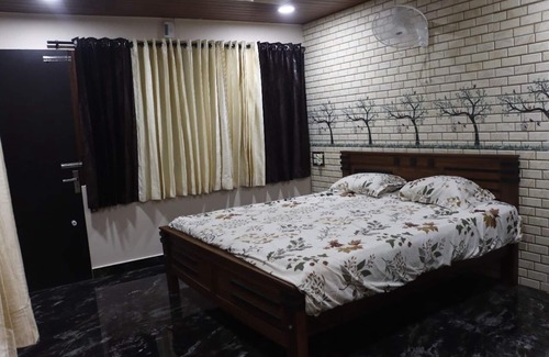 Mannarkkad Autre | SK Paradise offers accommodation with free WiFi and free private parking.