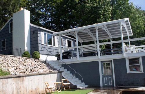 Skaneateles Cottage | Skaneateles Lake Cozy Cottage - Direct Waterfront on Private Lane