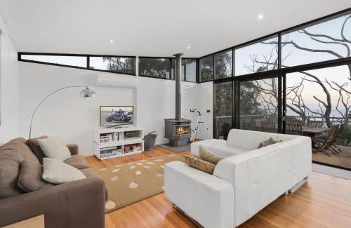 Skenes Creek Maison | Skenes Beach House Stunning Ocean Views Amongst A Natural Bush Setting