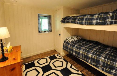 Ellicottville Maison | SKI Bike, Hike & Golf Townhouse w/Hot tub