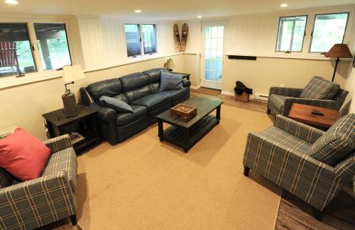 Ellicottville Maison | SKI Bike, Hike & Golf Townhouse w/Hot tub