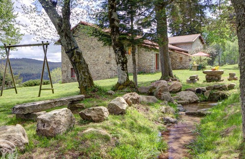 Chalmazel-Jeansagniere Cottage | Chalet familial à 5 min des pistes de ski de Chalmazel, 3 chambres, cheminée, animaux acceptés
