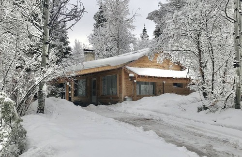 Midway Cabine | SKI Cool Cabin in the Woods