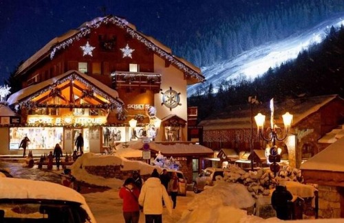 Meribel Village Appartement | SKI AUX PIEDS RESIDENCE STANDING MERIBEL VILLAGE