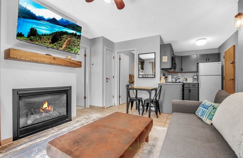 Great Valley Copropriété | Ski In/Out Condo, King Bed